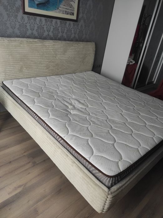 Кровать двуспальная