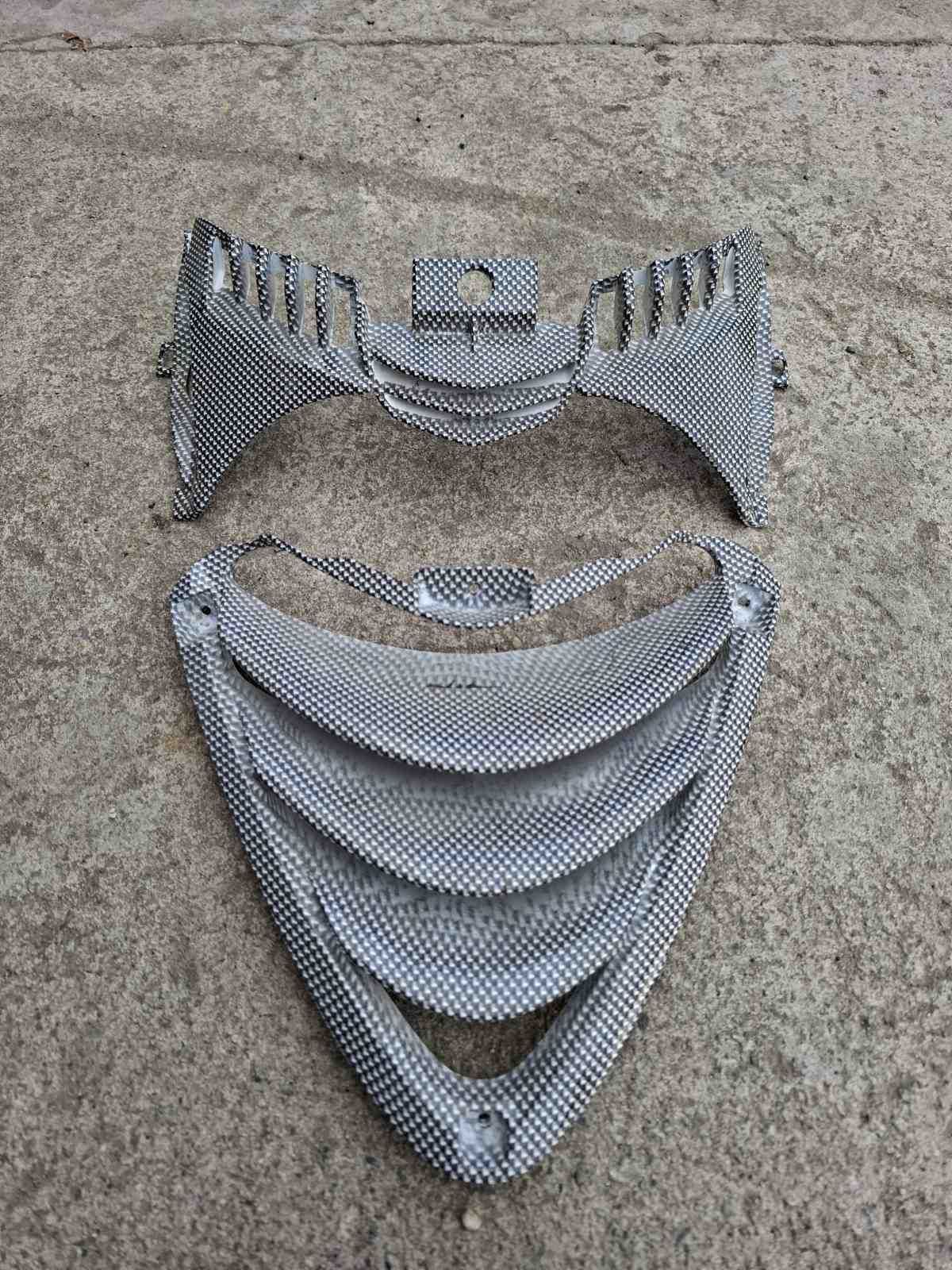 benelli trk пластмаси benelli 125 bn 
 yamaha booster 50 пластмаси фар