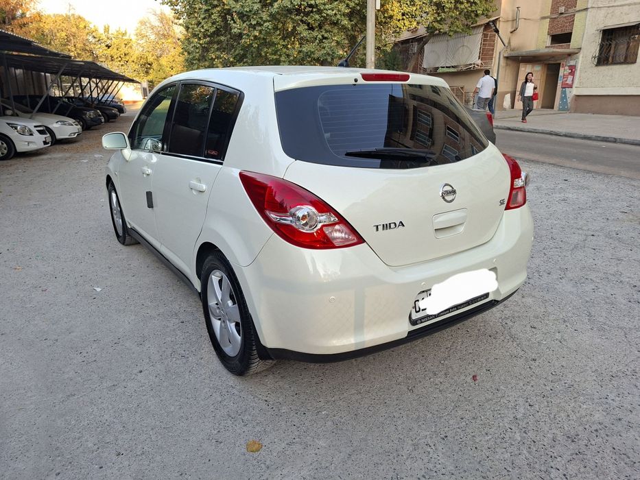 Nissan tiida 2009 Avtomat