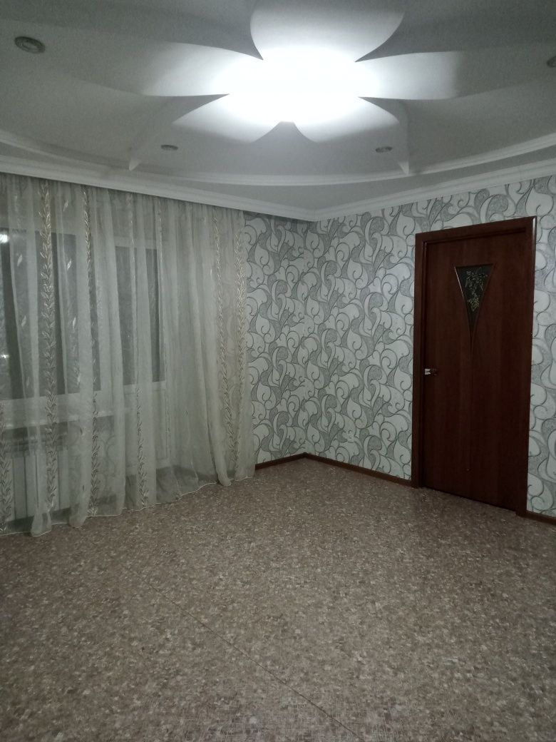 Сдаю -4-х.ком.кв. 6 мкр.