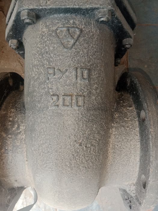 Продам задвижку РУ10 200 , РN16 150, РN25 100