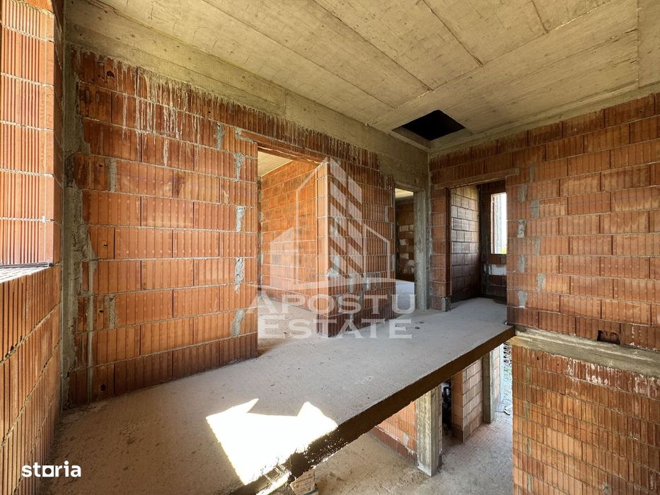 Case insiruite cu 3 camere, teren 300, toate utilitatile, la asfalt.
