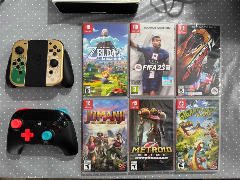 Vand NINTENDO SWITCH OLED ZELDA limited edition,plus 6 jocuri