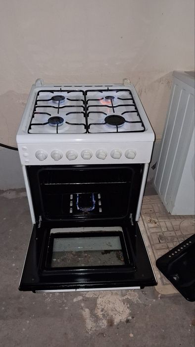 Срочно продаётся газ плита И 60x60x85 плита размер 60х60