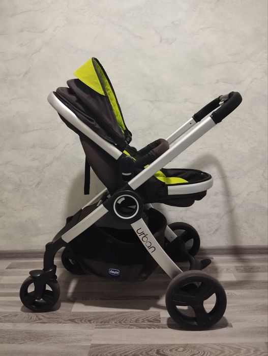 Детская коляска Chicco Urban.