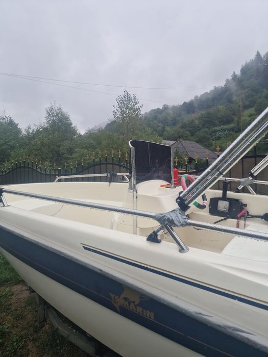Vând barca cu motor Yamarin