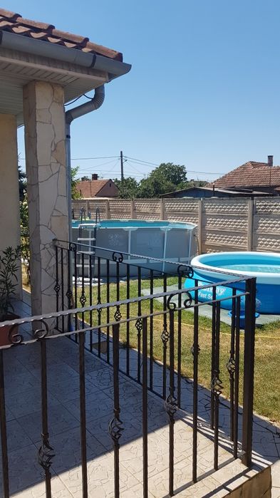 Vond Casa cu 4Camera cu Garaj Complet Mobilat-Utilat  in SANTION