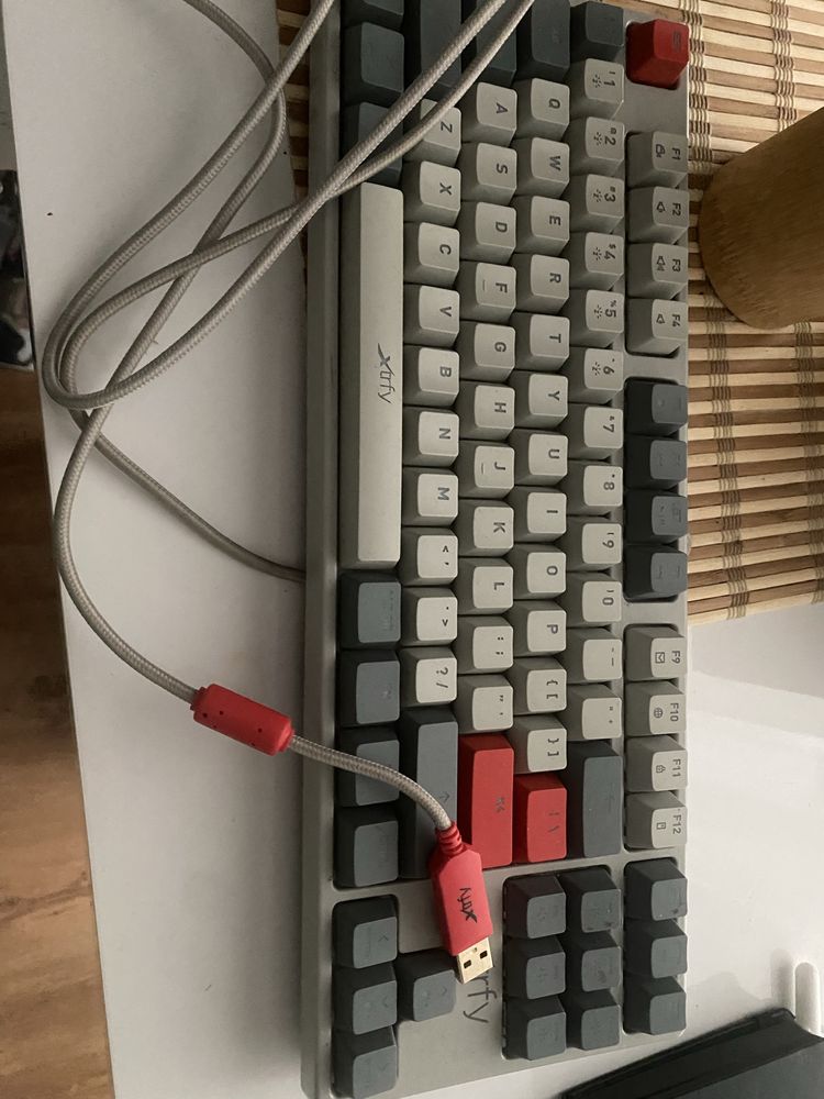 Tastatura mecanica gaming Xtrfy K4 TKL Retro