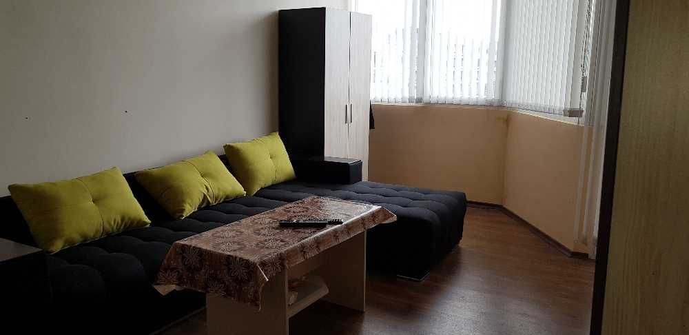 Двустаен апартамент в Люлин 6