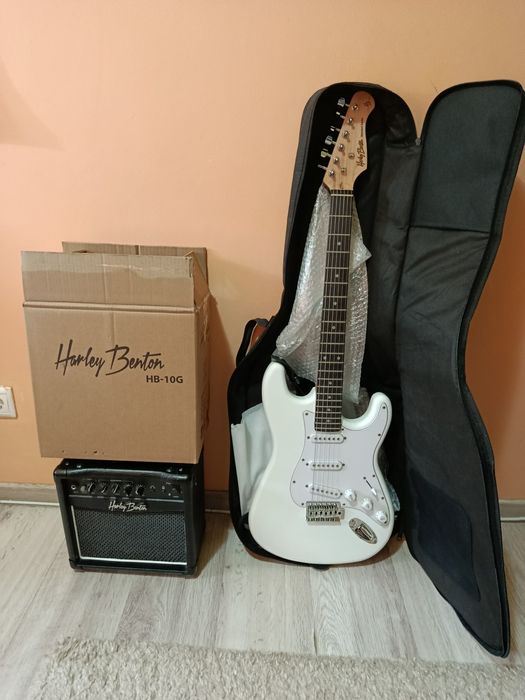 Set chitara electrica Harley Benton și boxă aferenta