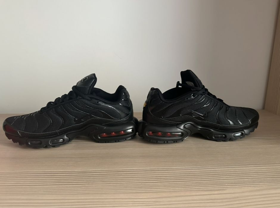 Nike Tn.             .