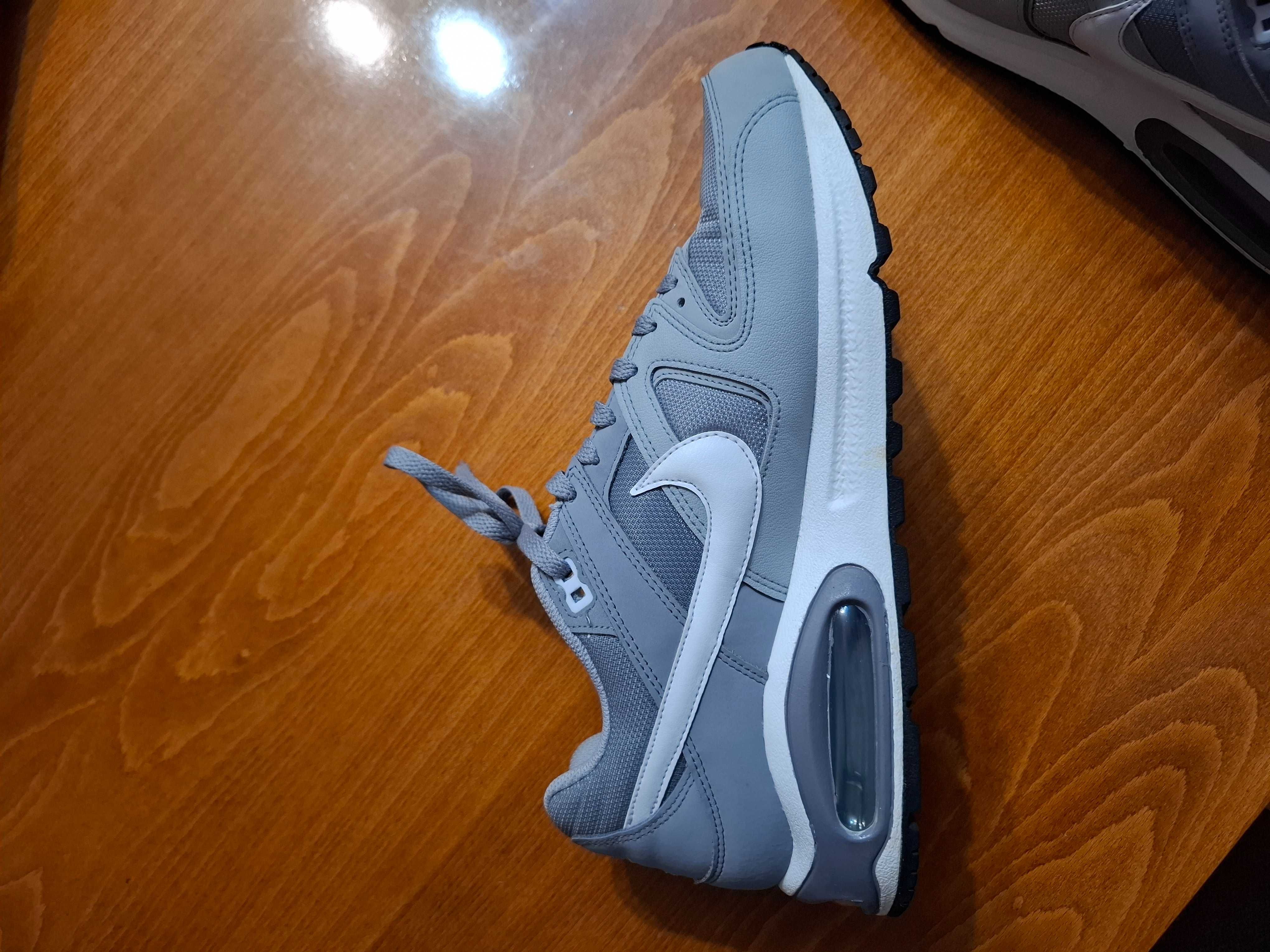 Маратонки Nike Air max command