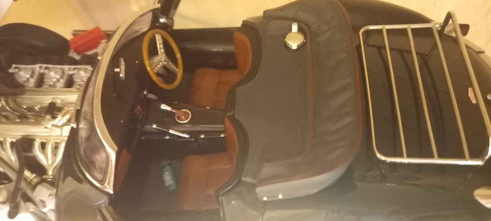 jaguar xkss auto art 1:18