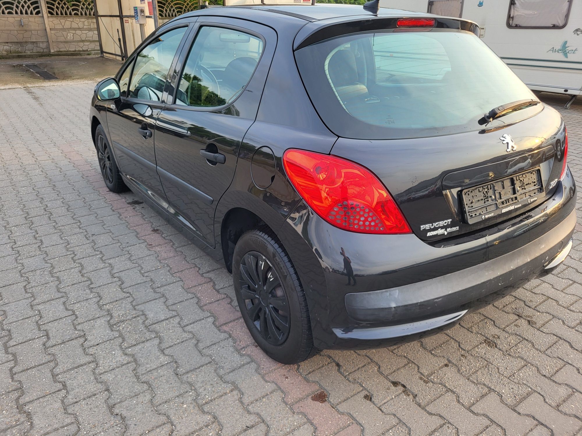 Vand Peugeot 207, 1,4 benzina 2009,