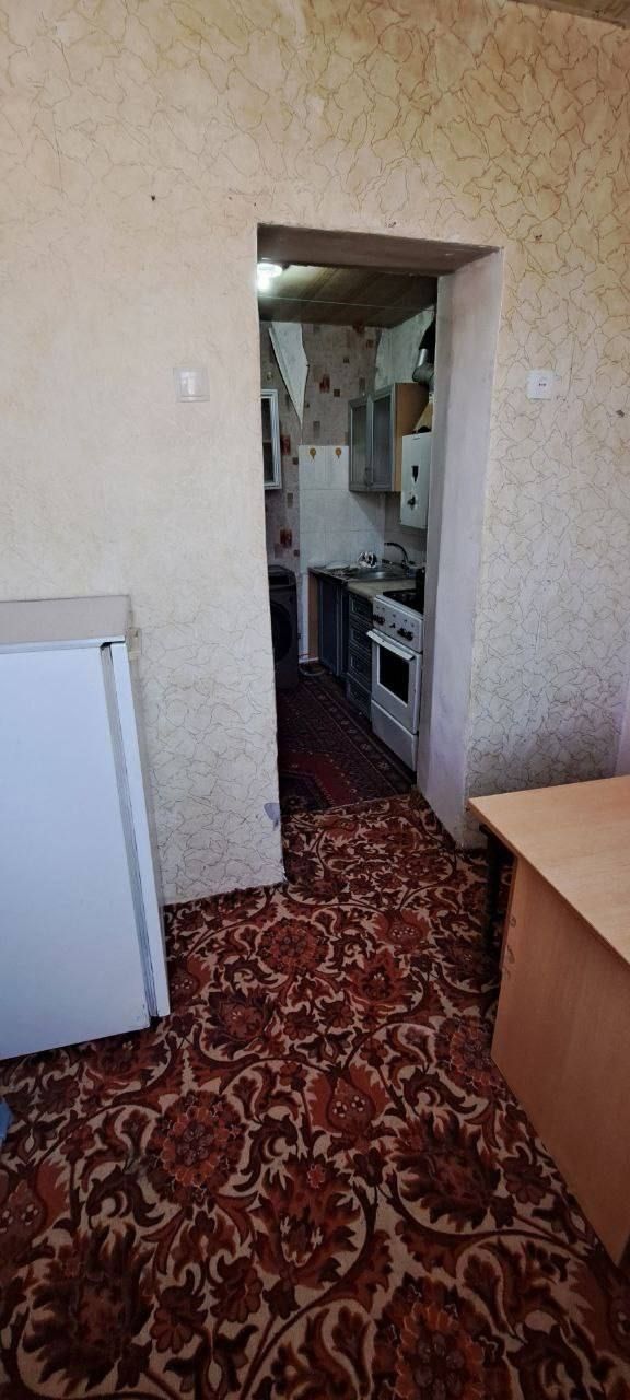 Чирчик ш. 9 м/н кирпичный дом 1х/3/4 +2х6 балкон 46 м²