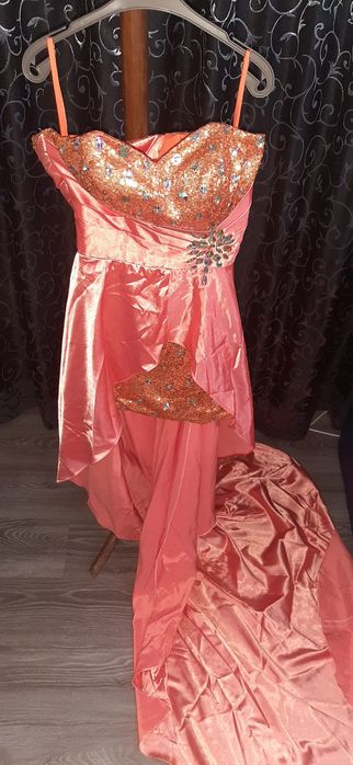 Rochie eleganta cu trenă
