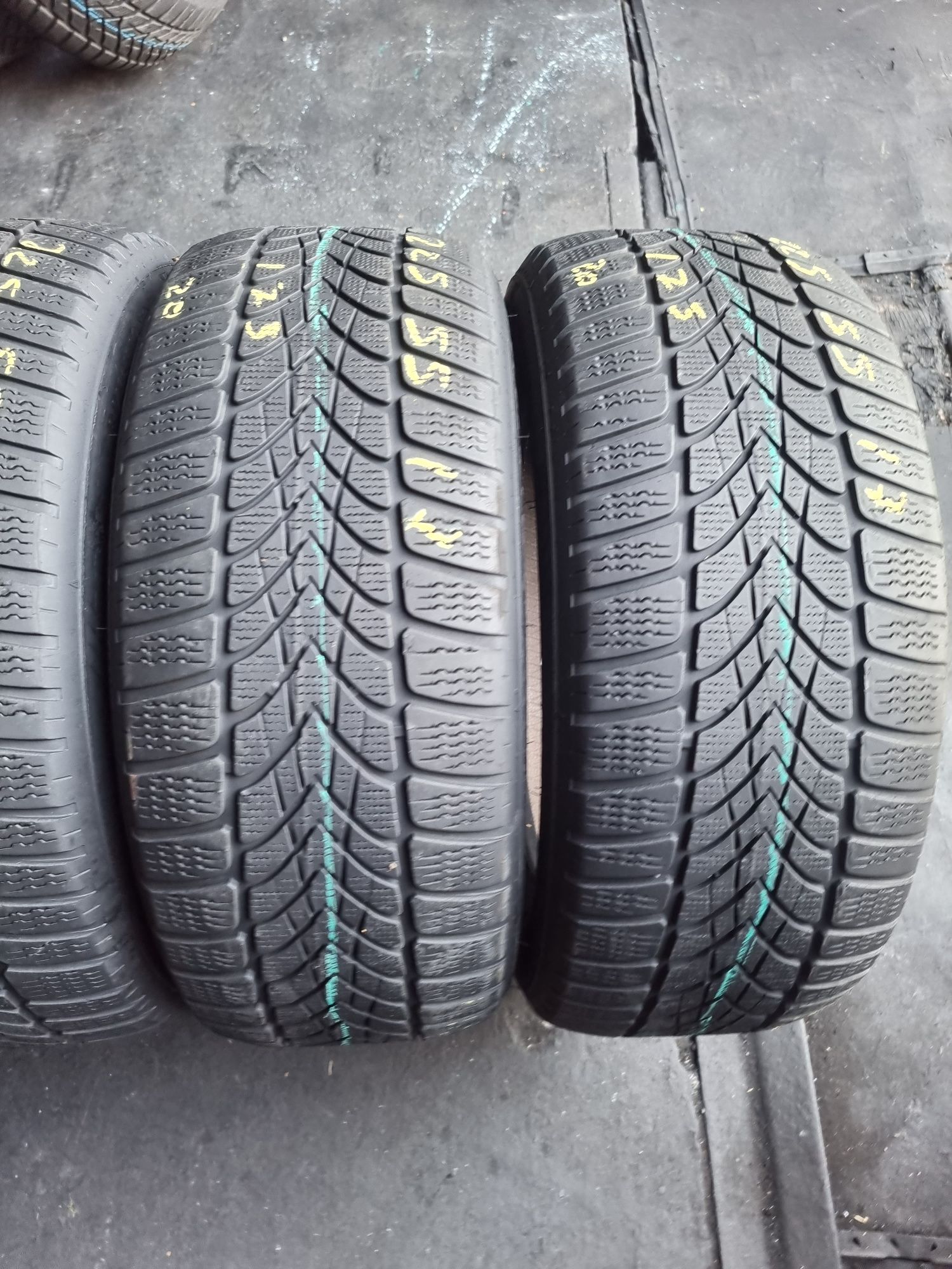 225.55.17 dunlop m+s doua buc