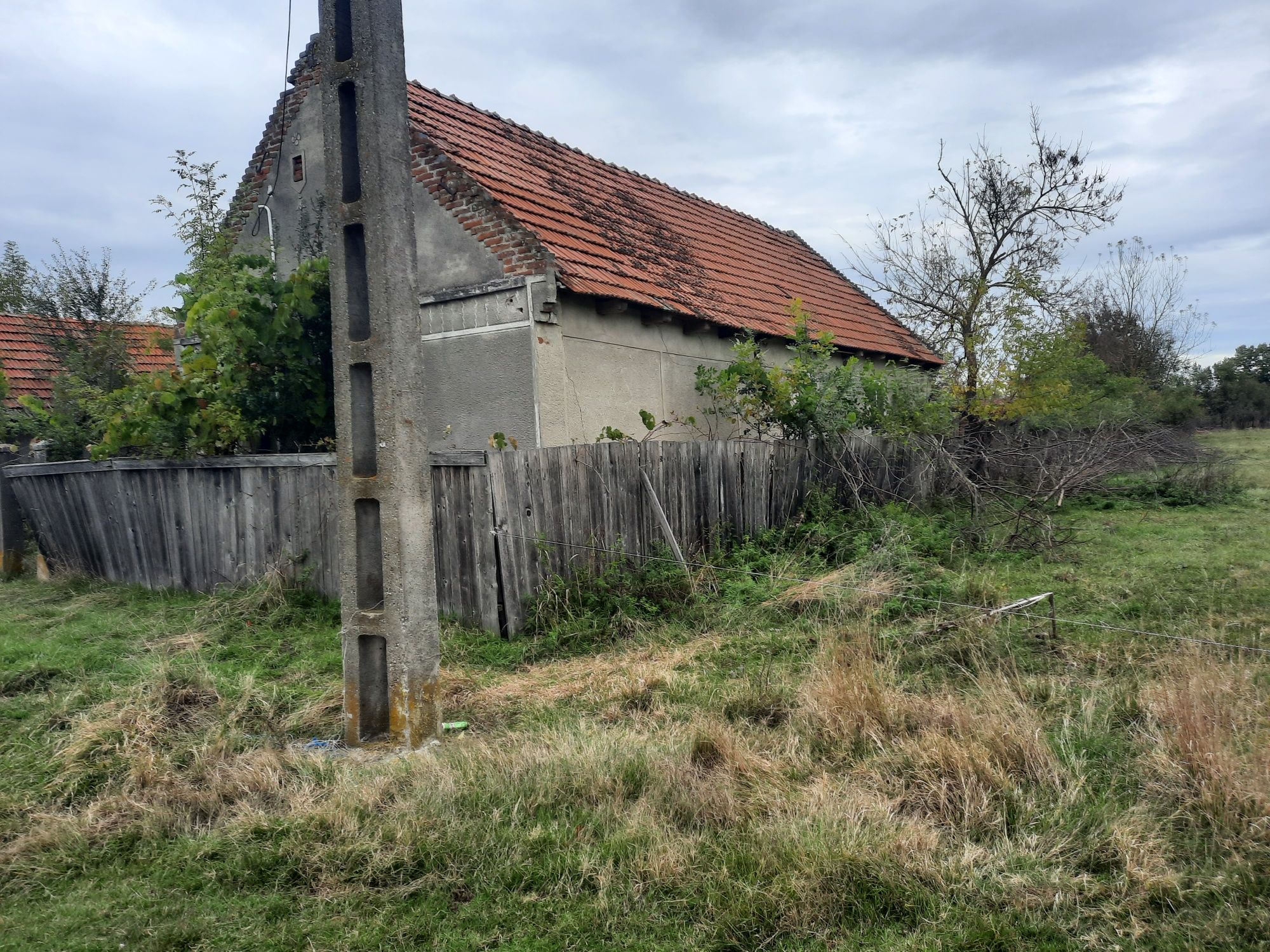 Vand casa in comuna Brestovat ,sat Cosari