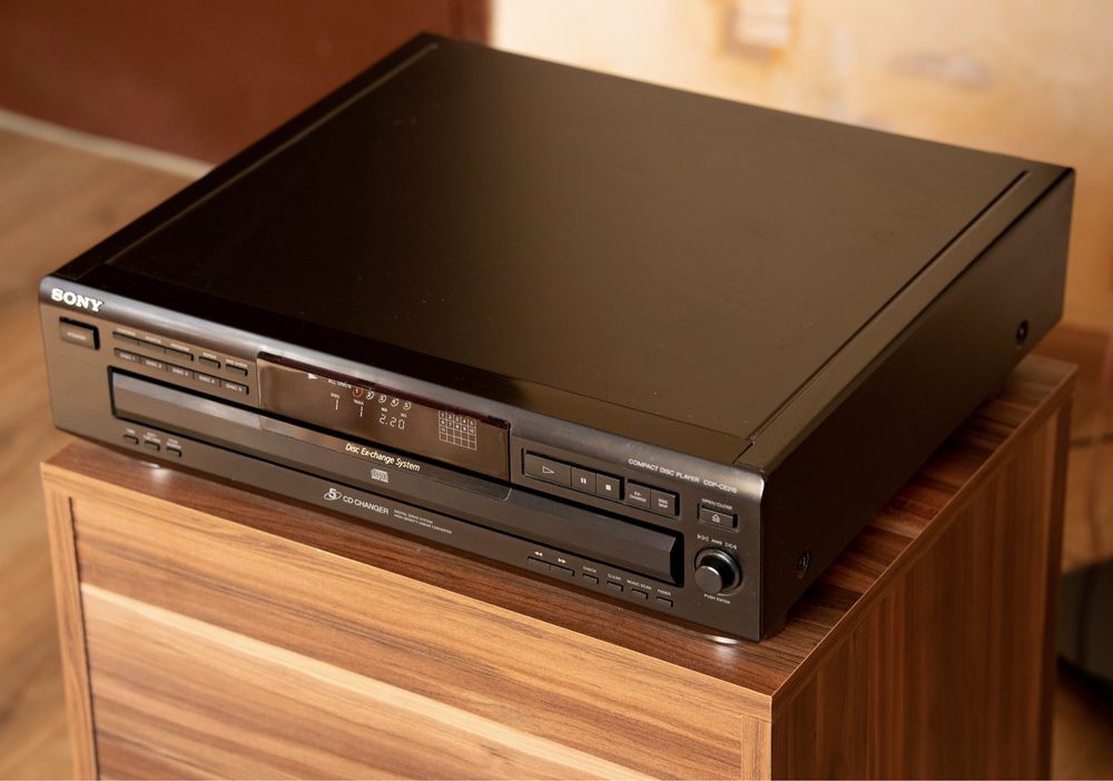 Sony CDP-CE215 плеър