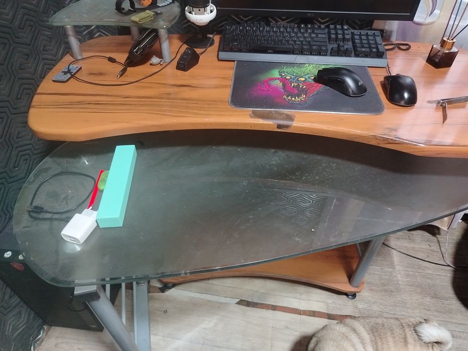 Продаётся стол для учебы