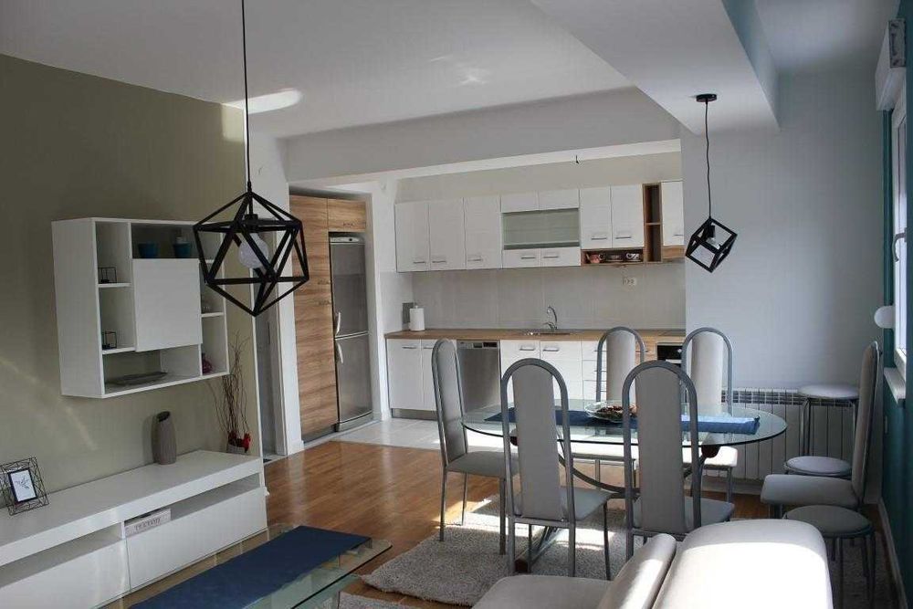 Дава се под наем Двустаен апартамент в Бургас, Възраждане - 56 кв.м за 244.8 € - Снимка #1