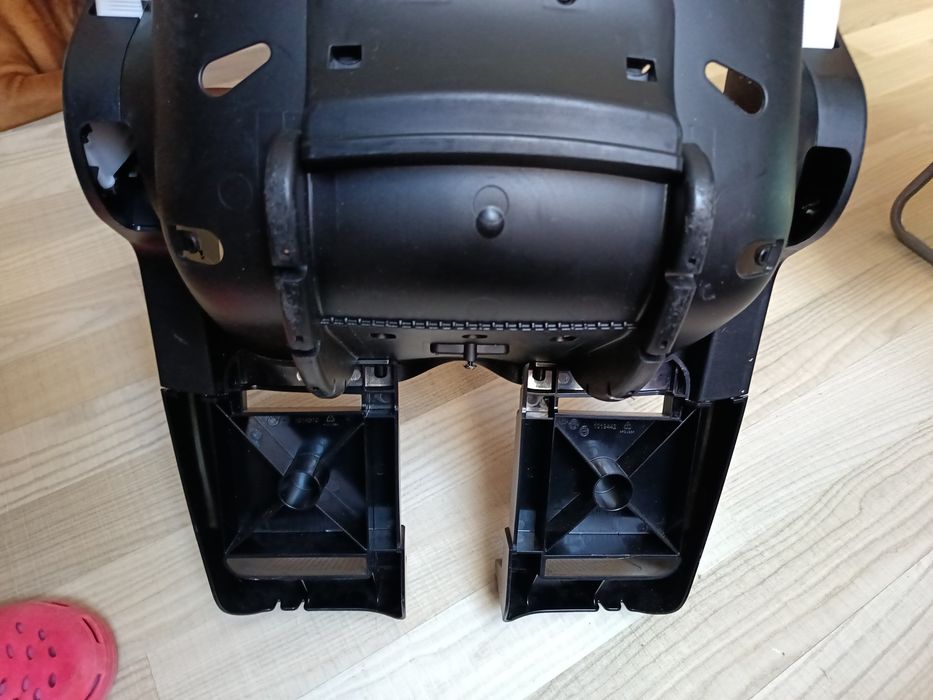 Vând sezut complet (partea de plastic)stokke v6