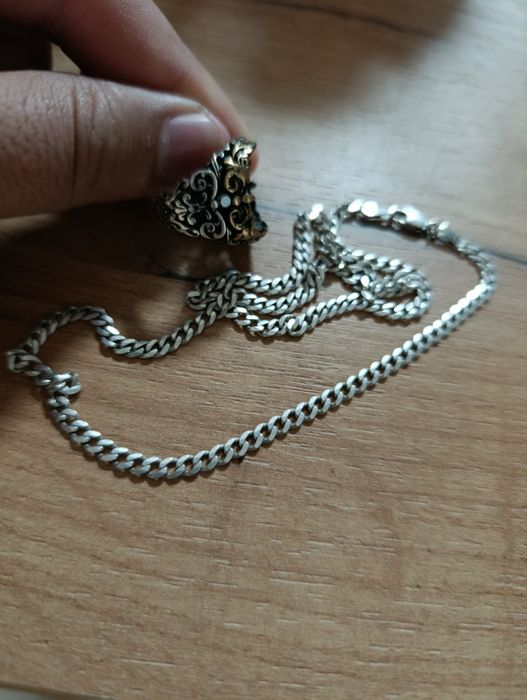 Kumush uzuk bilan tros