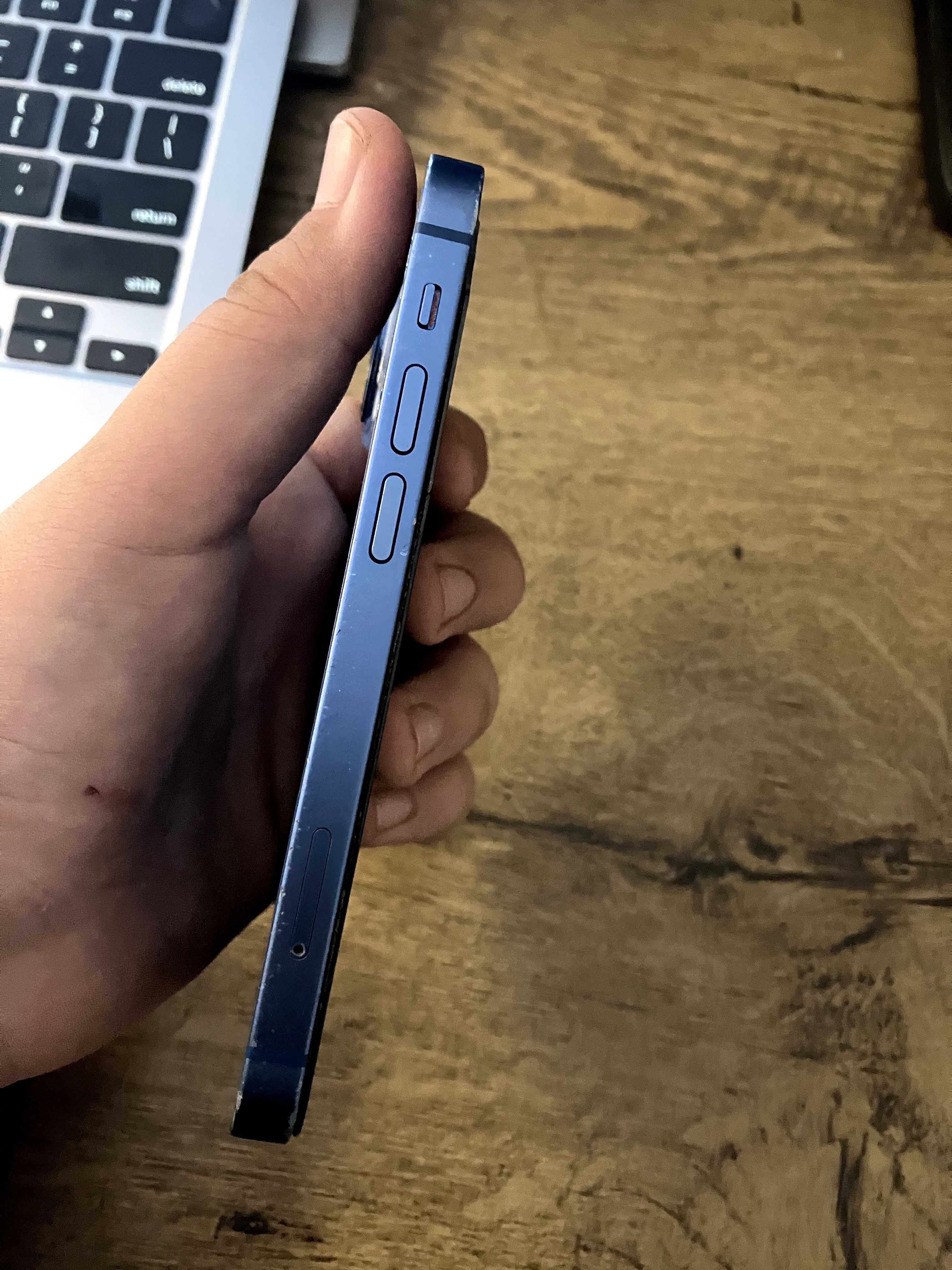 iPhone 13 Mini Blue счупен, без iCloud