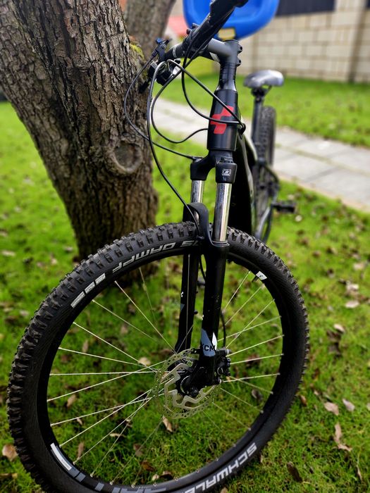 Bicicleta electrică CUBE