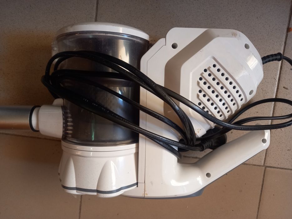 Продам пылесос б.у