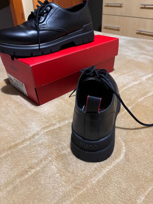 HUGO черни мъжки обувки