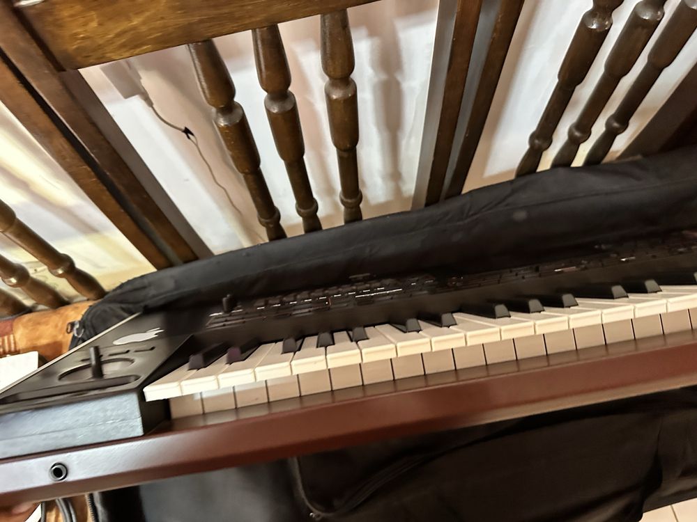 KORG PRO4X 61+Калъф и Стойка  Key shure Dynacord rcf fbt oberton
