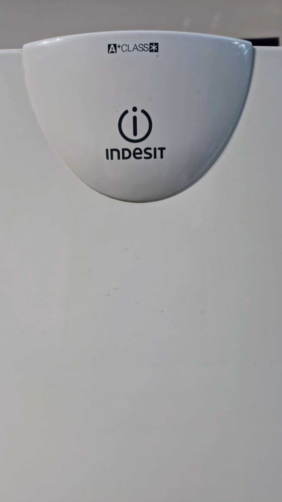 Хладилник Indesit - употребяван