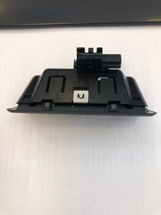 Дръжка Бутон за багажник  BMW бмвE60/61 E90/Е90/92/91 E70/71 E84 X5 X6