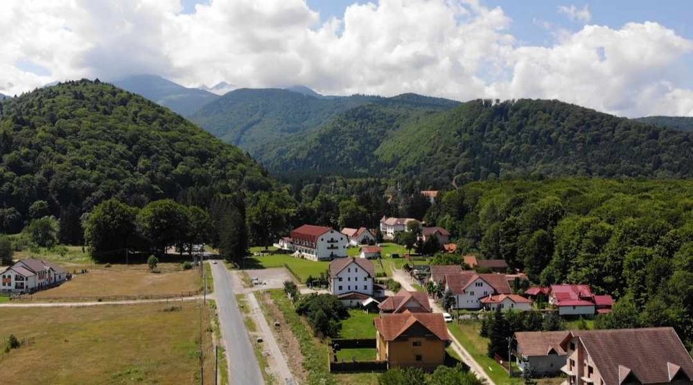 Cabana la munte in  Stațiunea Climaterica Sâmbăta de sus județul Brașo
