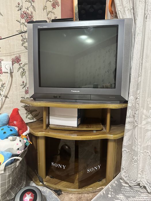 Телевизор с тумбой