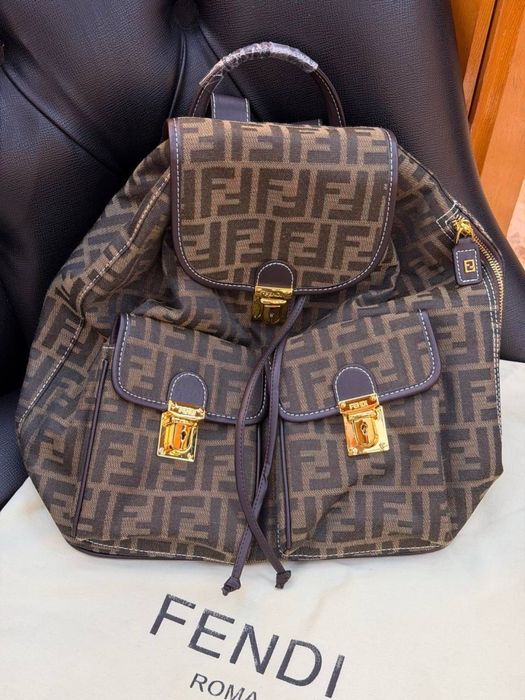 Дамска раница fendi