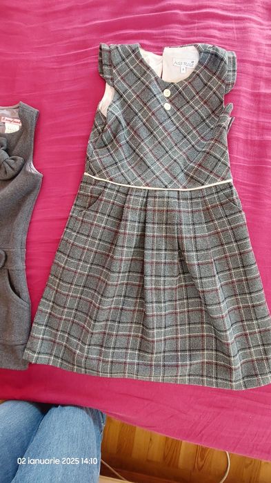 Sarafane cu buzunare pt scoala - 6 si 8 ani