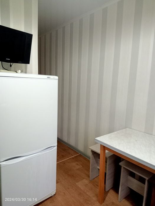 Сдаю -2-х.ком.кв  на 4 мкр.