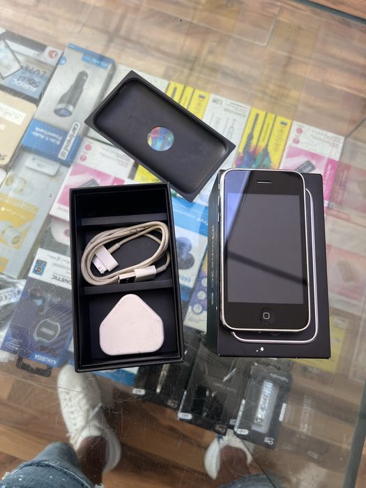 Iphone 3 full box