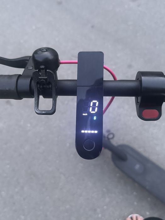 Vând trotinetă electrică