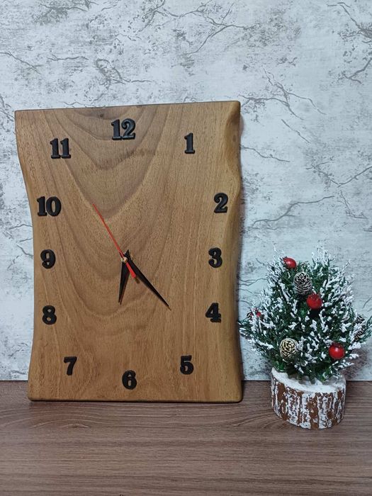 Стенен часовник от орех