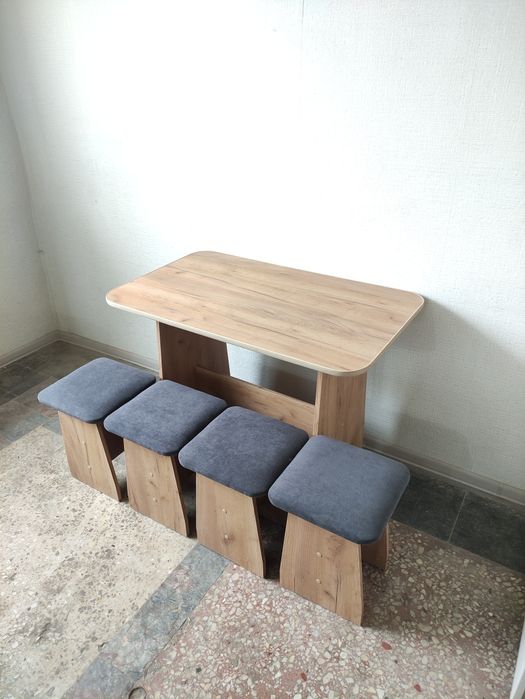 Стол кухонный. Доставка по городу