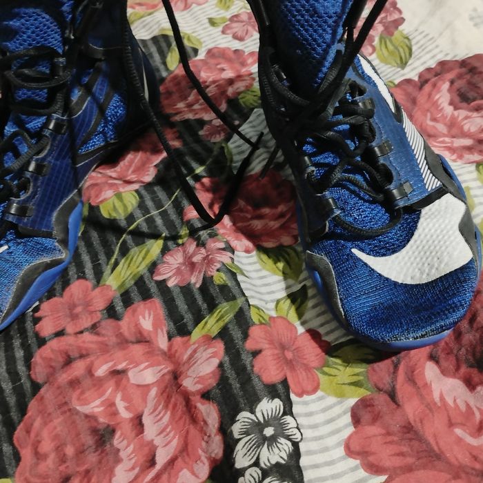 Продавам боксови обувки nike