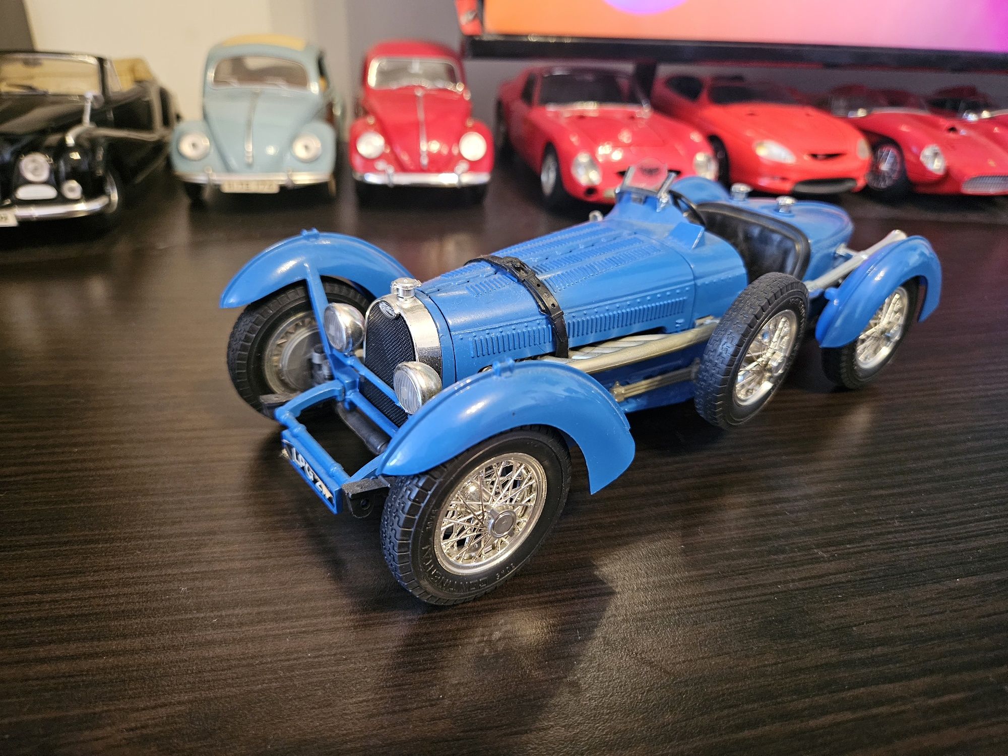 Machete 1:18 burago