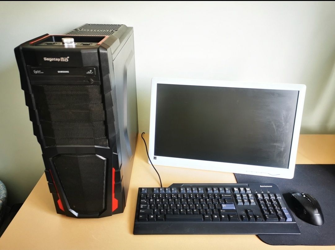 Calculator PC Gaming GTX 980, procesor i7 2600k + periferice