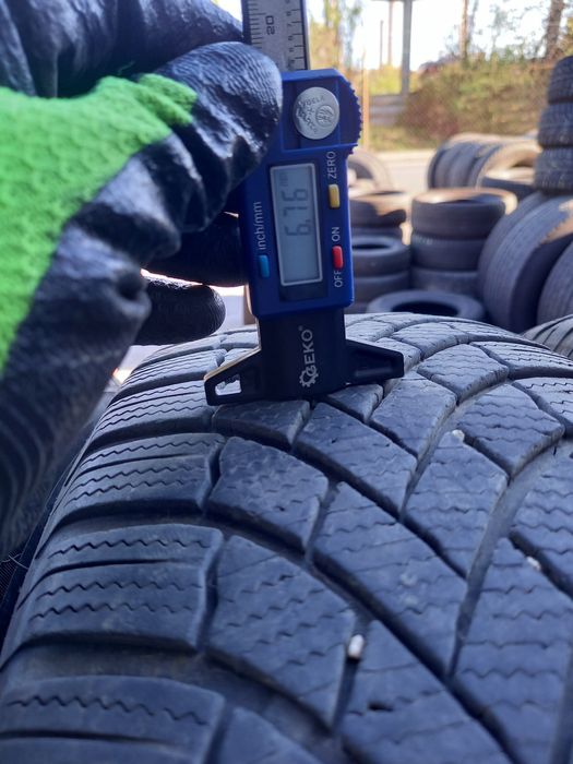 Anvelope de iarna 215-65r17 Bridgestone