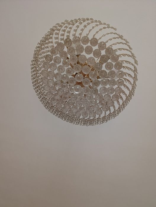 Продам хрустальную люстру