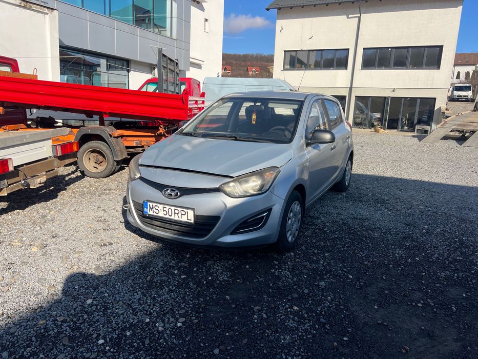 Hyundai i20 avariat