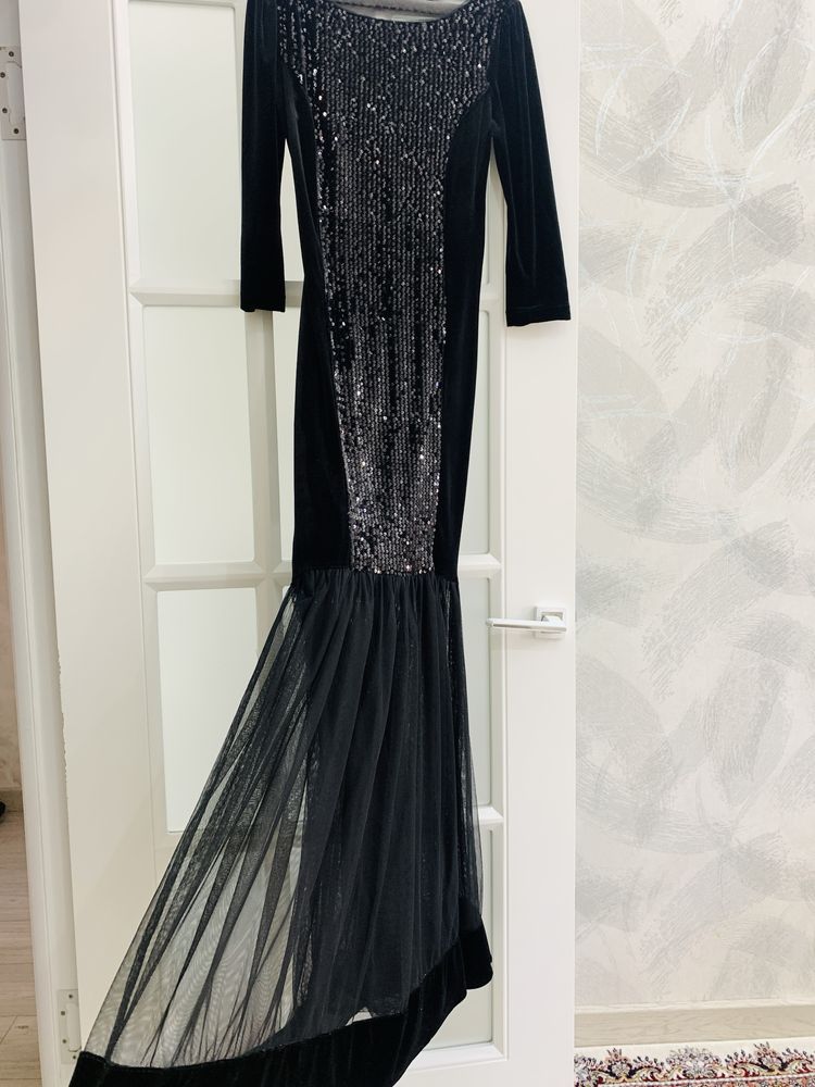 Платье нарядное черного цвета  русалка